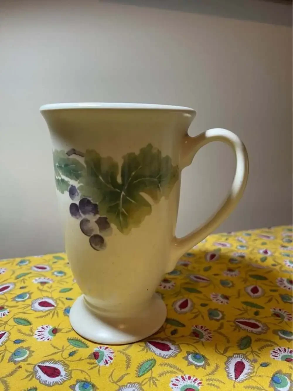 Pfaltzgraf Jamberry Teapot, Creamer & Sugar Bowl with lid.